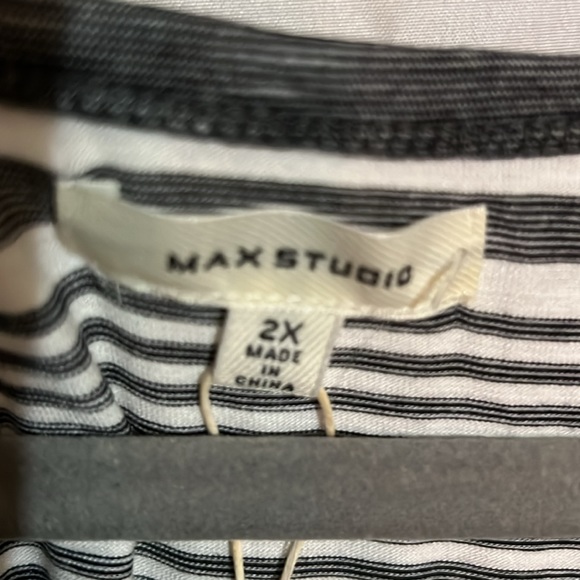 Max Studio Gray/White Striped Top, Size 2X, NWT, MAKE AN OFFER!!! - Picture 5 of 8